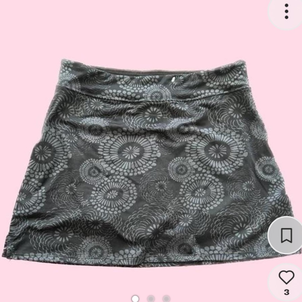 Vintage Y2K Tranquility Mini Skirt/Skort with shorts built in.